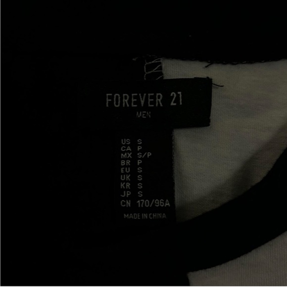 men’s graphic tee - Picture 3 of 3